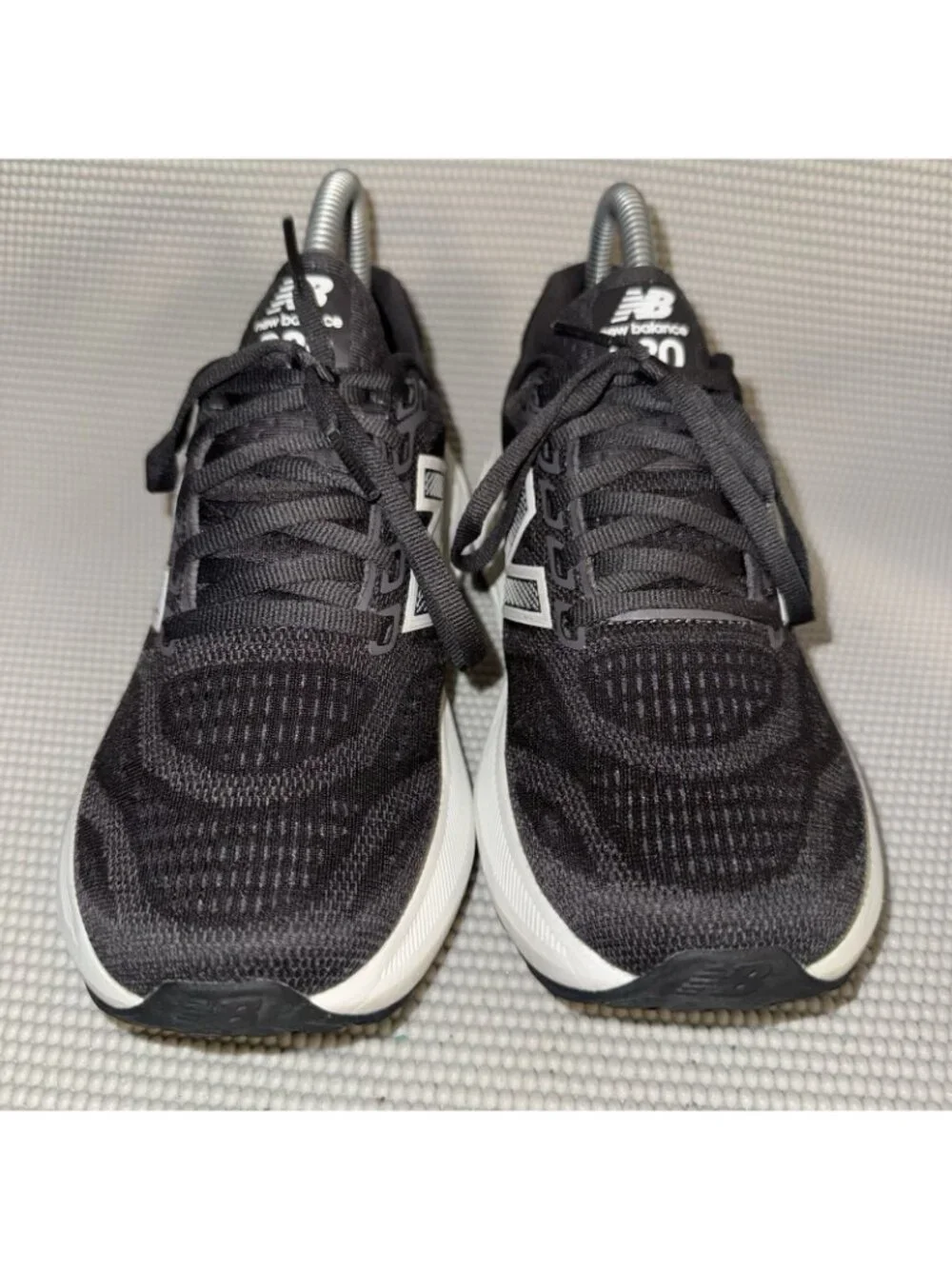 New Balance Fresh Foam X 880v15 Black White Athletic Shoes Women’s Size 6